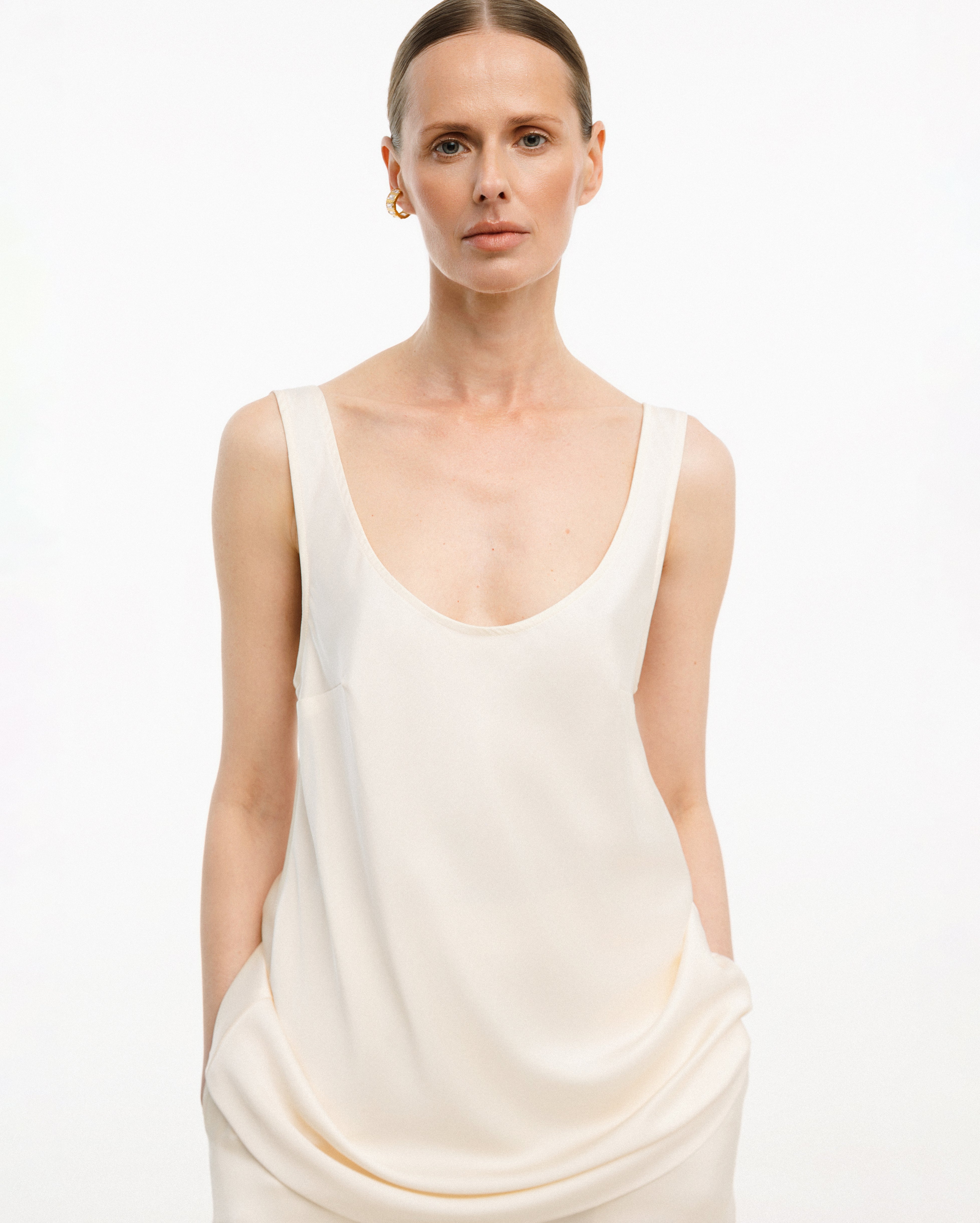 MILK OBLIQUE TOP