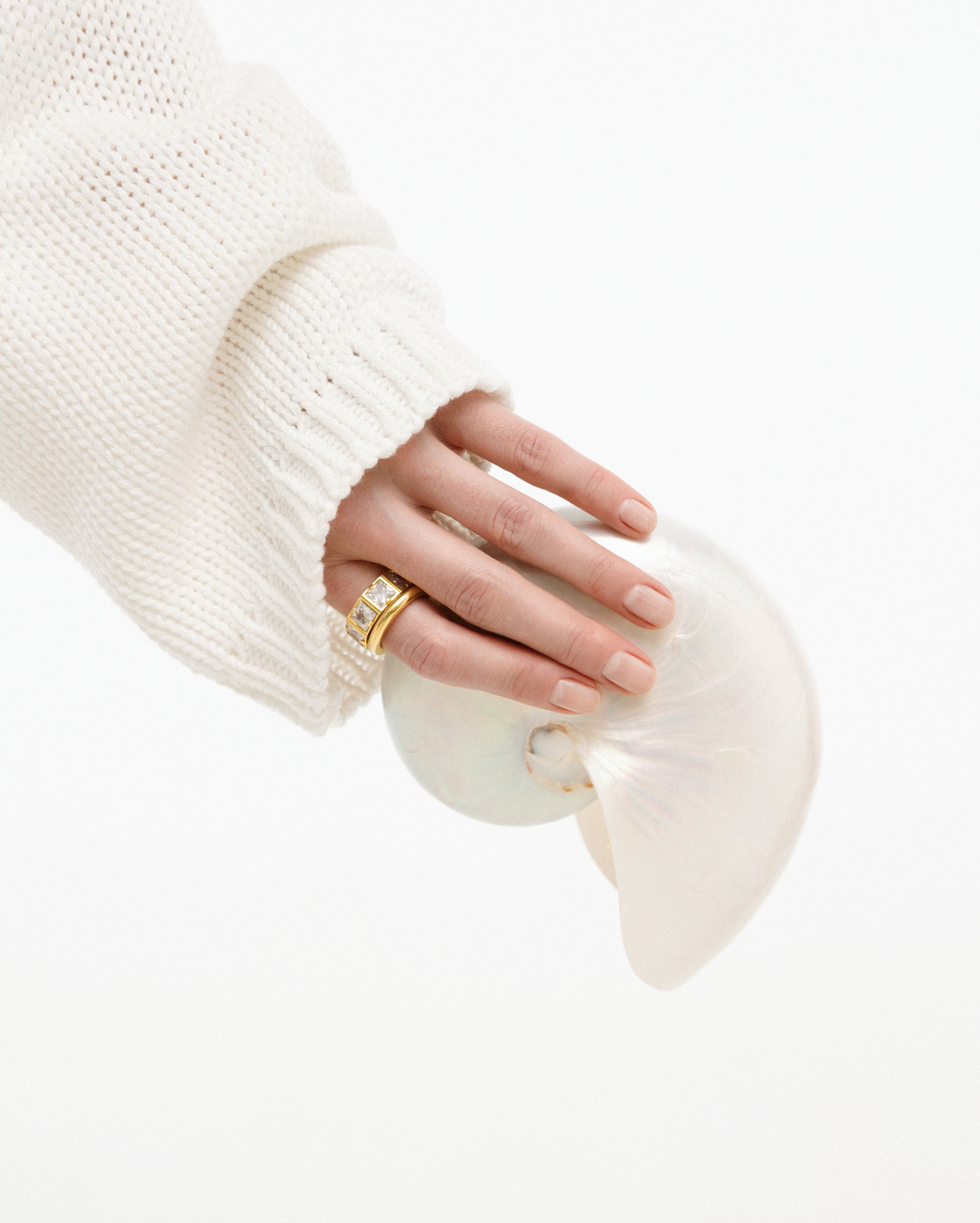 СRYSTAL HANDCRAFTED RING-СUFF ROUND