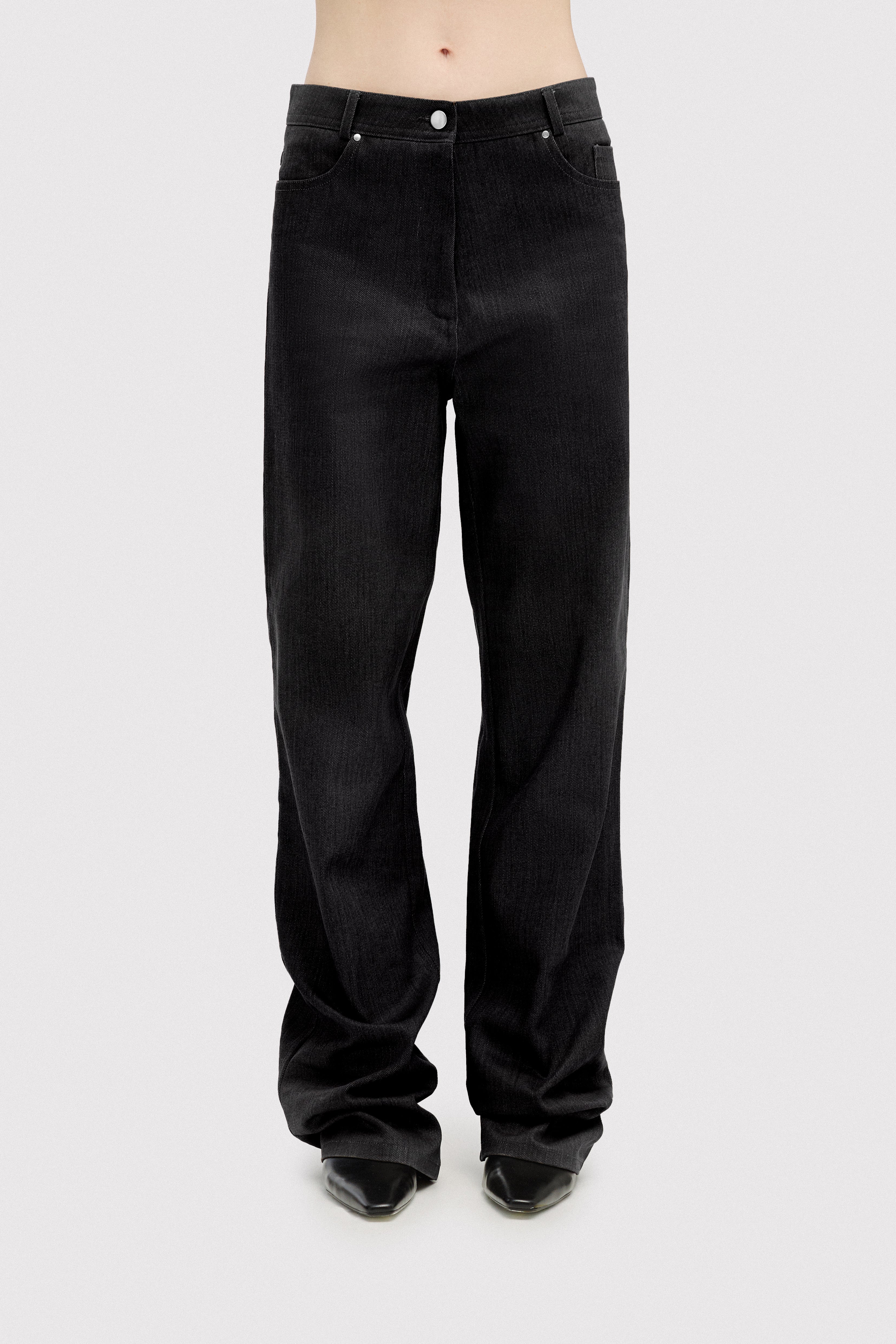 BLACK STRAIGHT JEANS