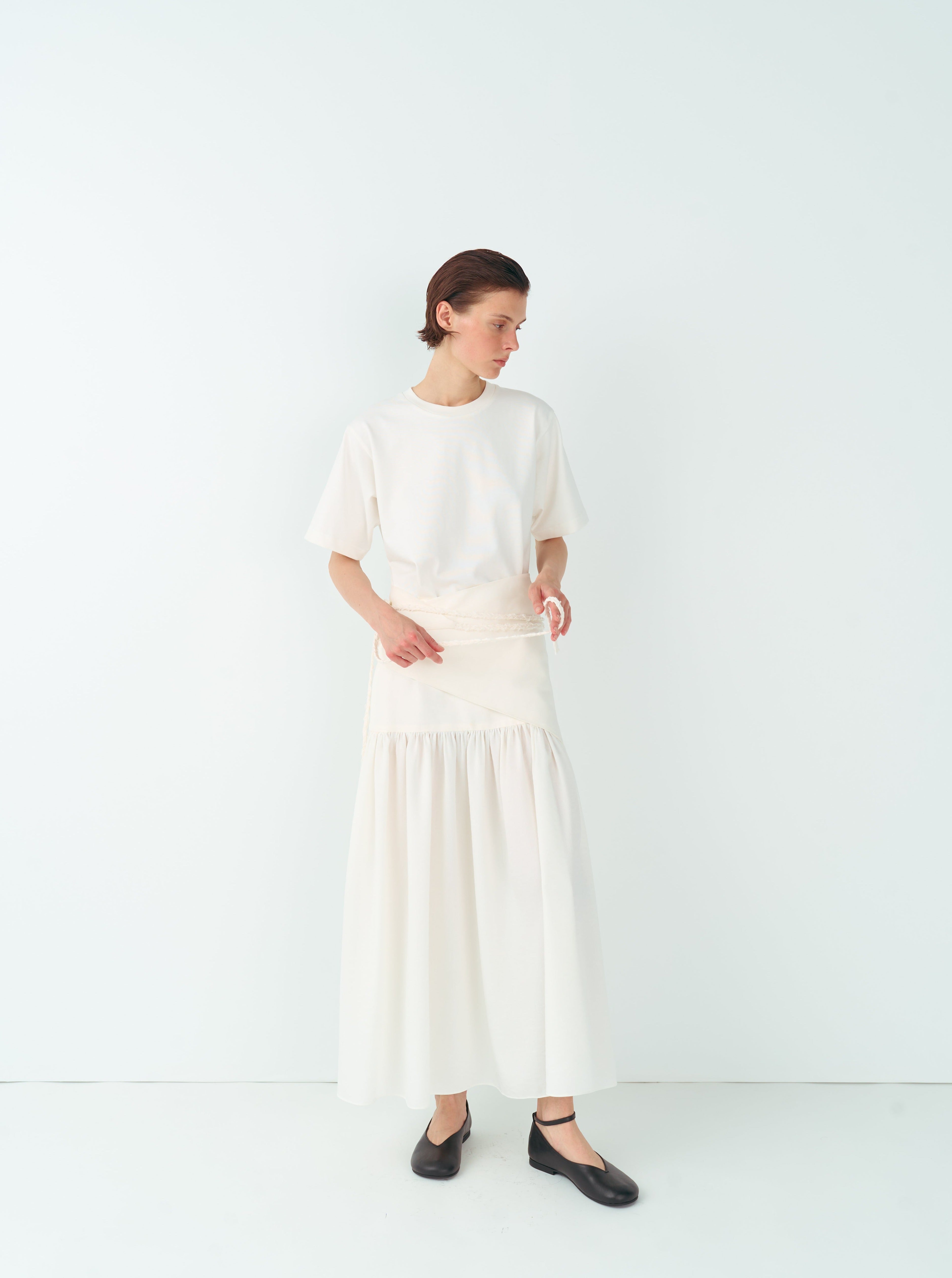 WHITE MIDI SKIRT