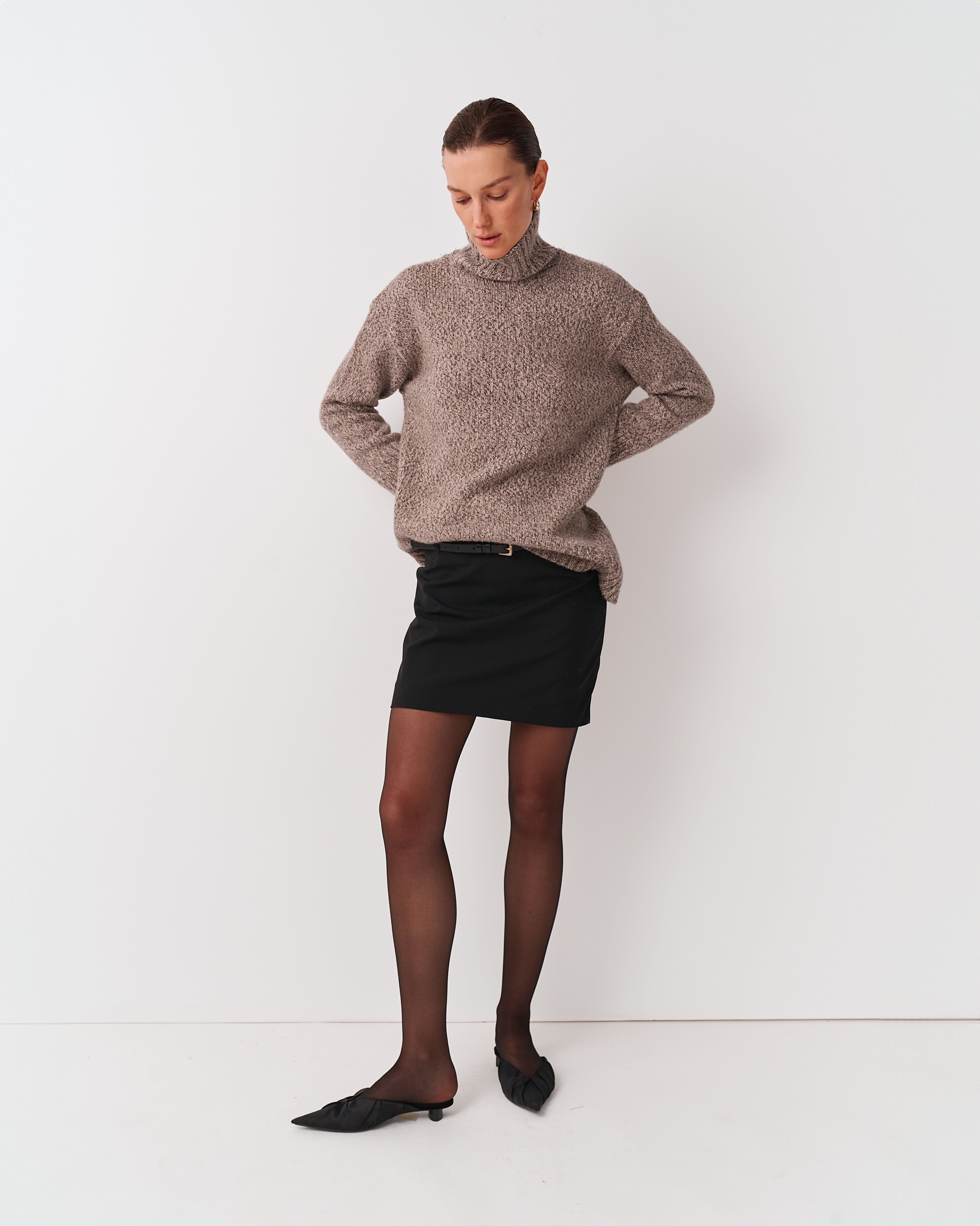 BLACK MINI SKIRT