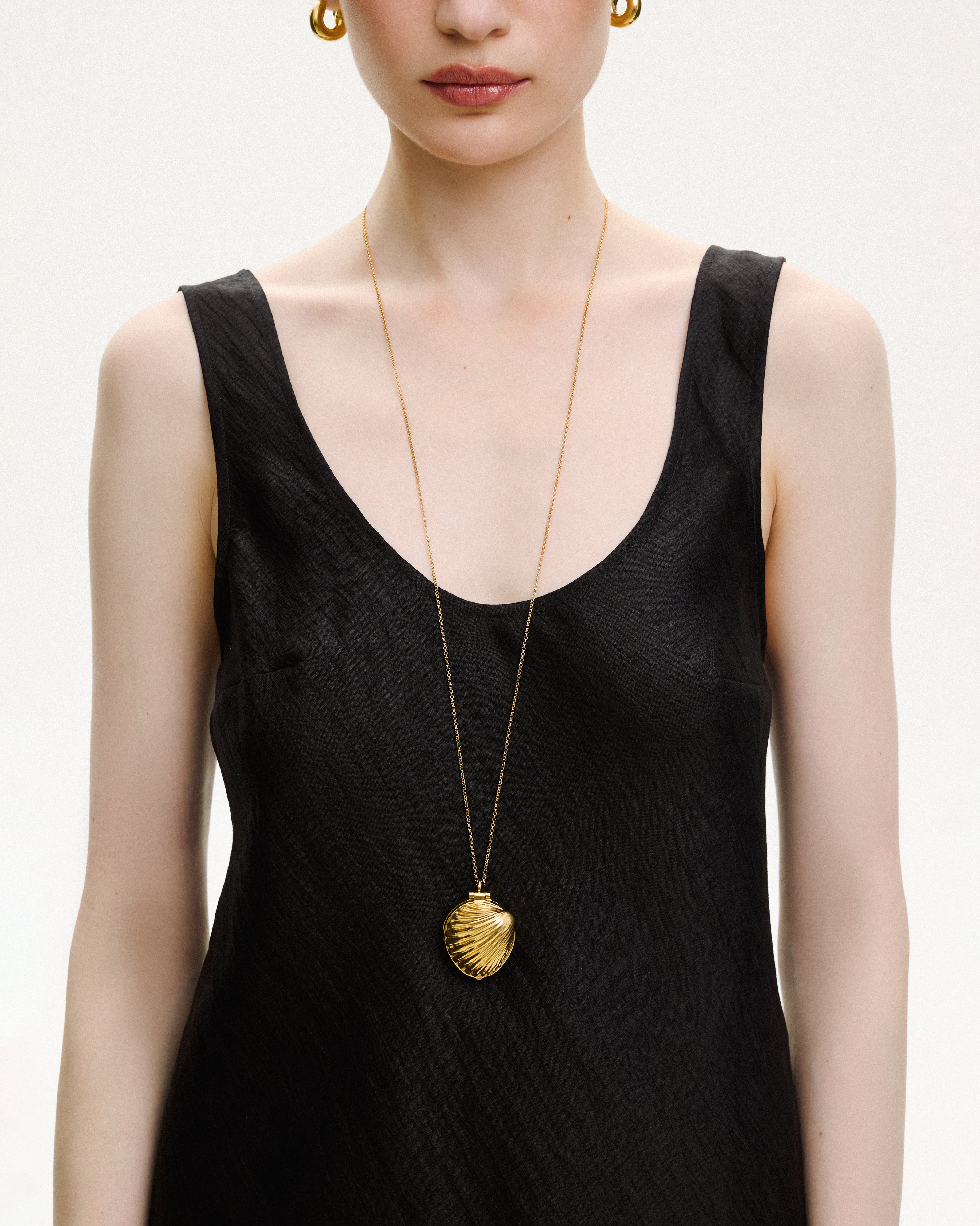 SHELL LOCKET PENDANT