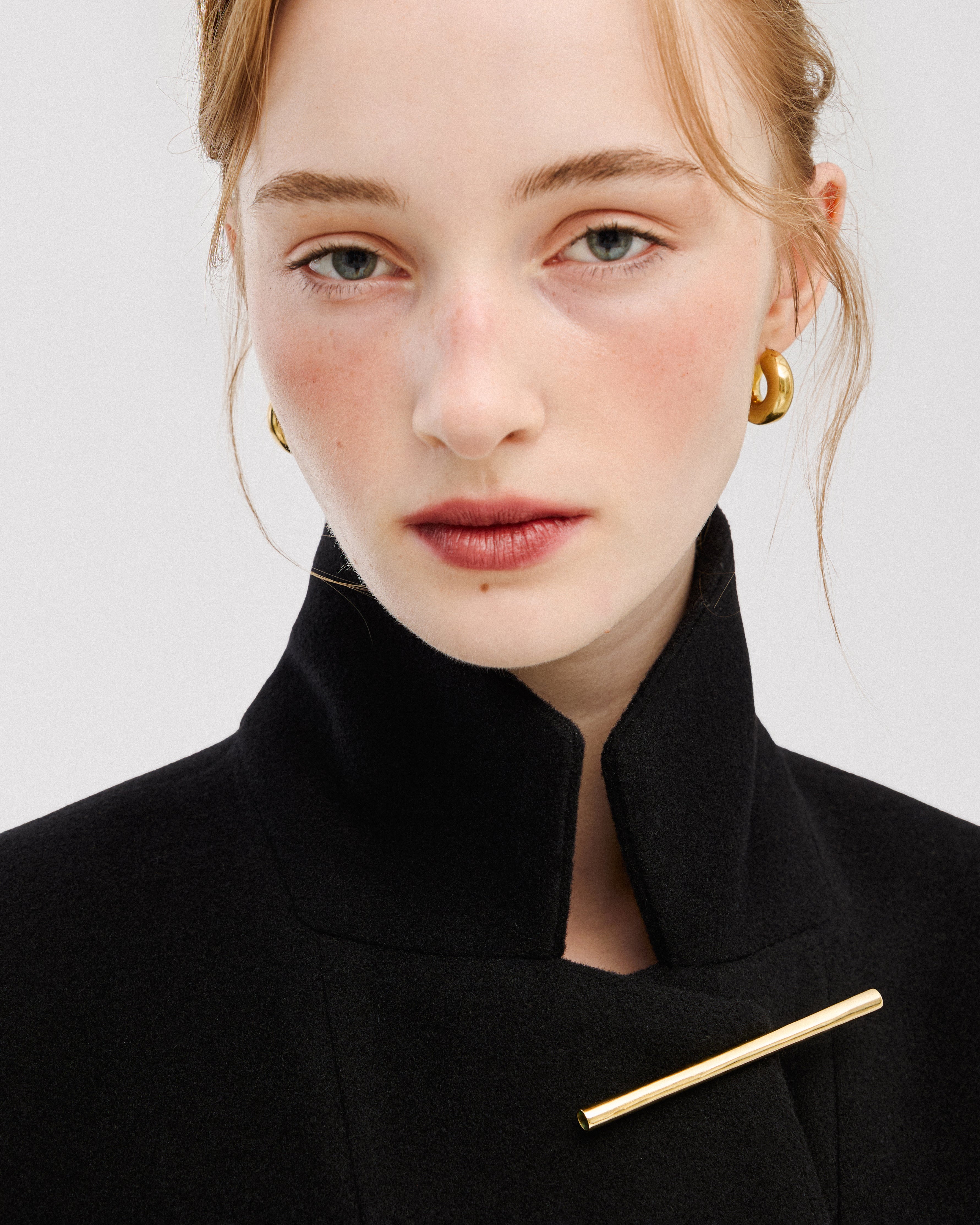 HANDCRAFTED LINE PIN GOLD