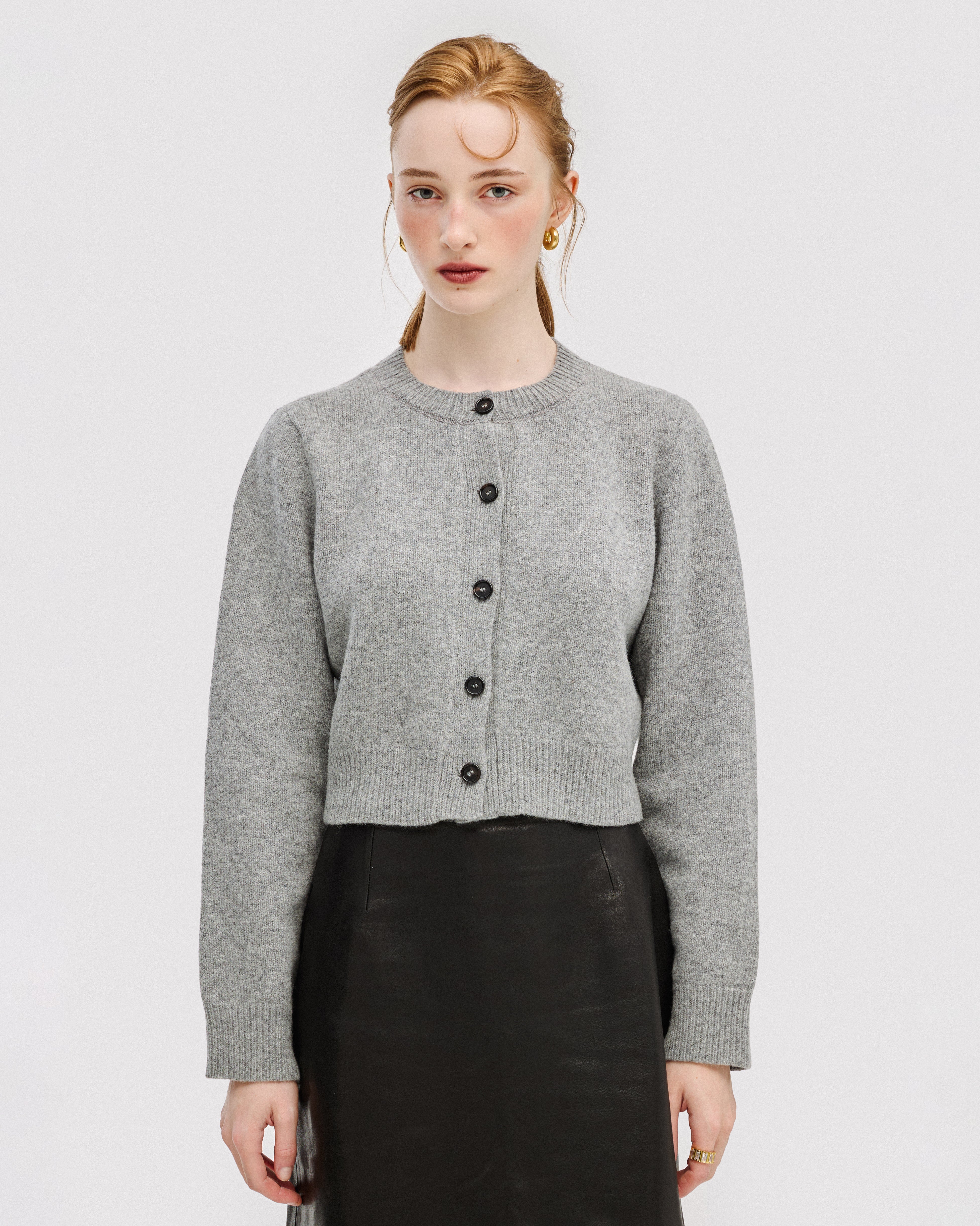 GREY SHORT CARDIGAN