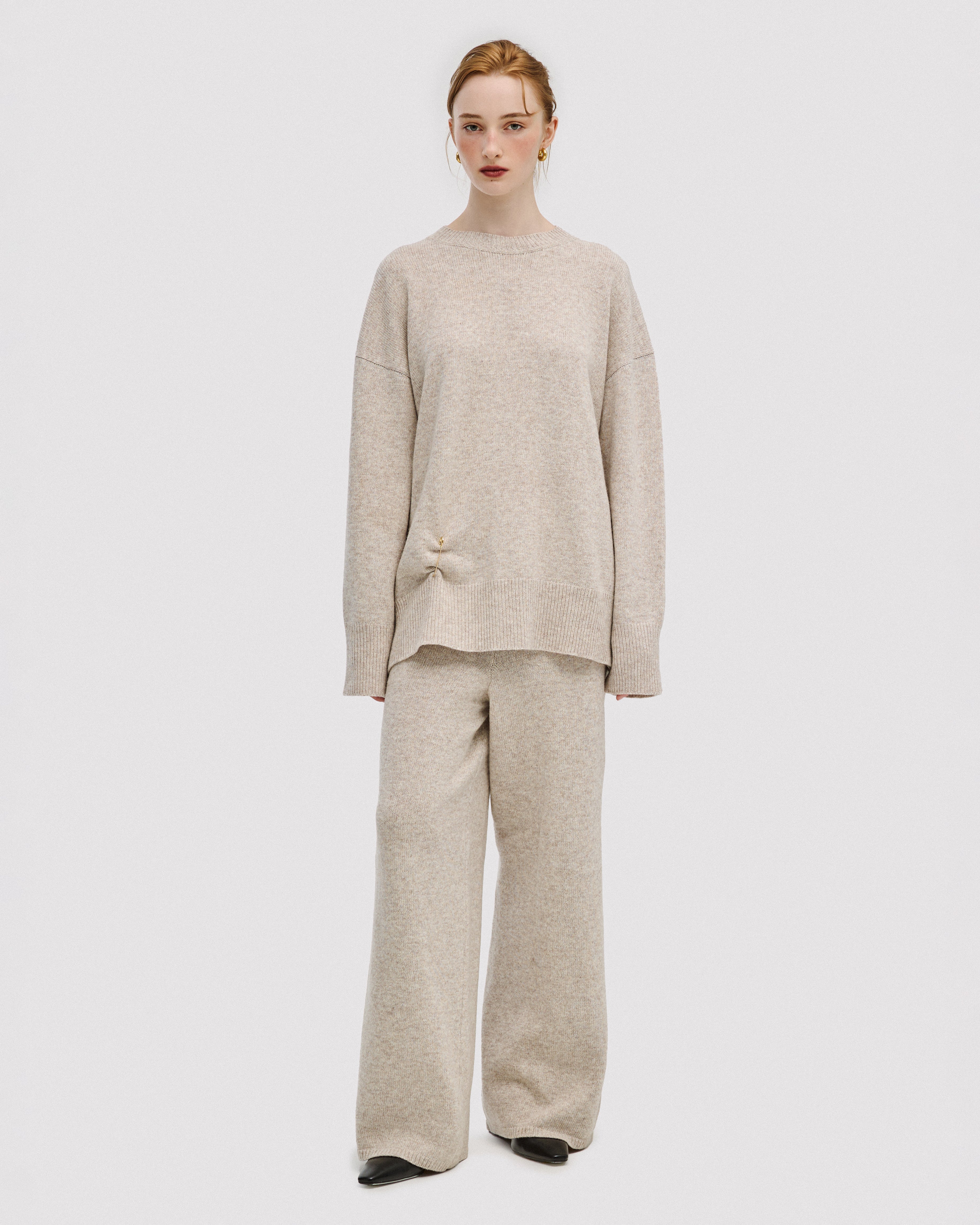 LIGHT TAUPE KNITTED TROUSERS