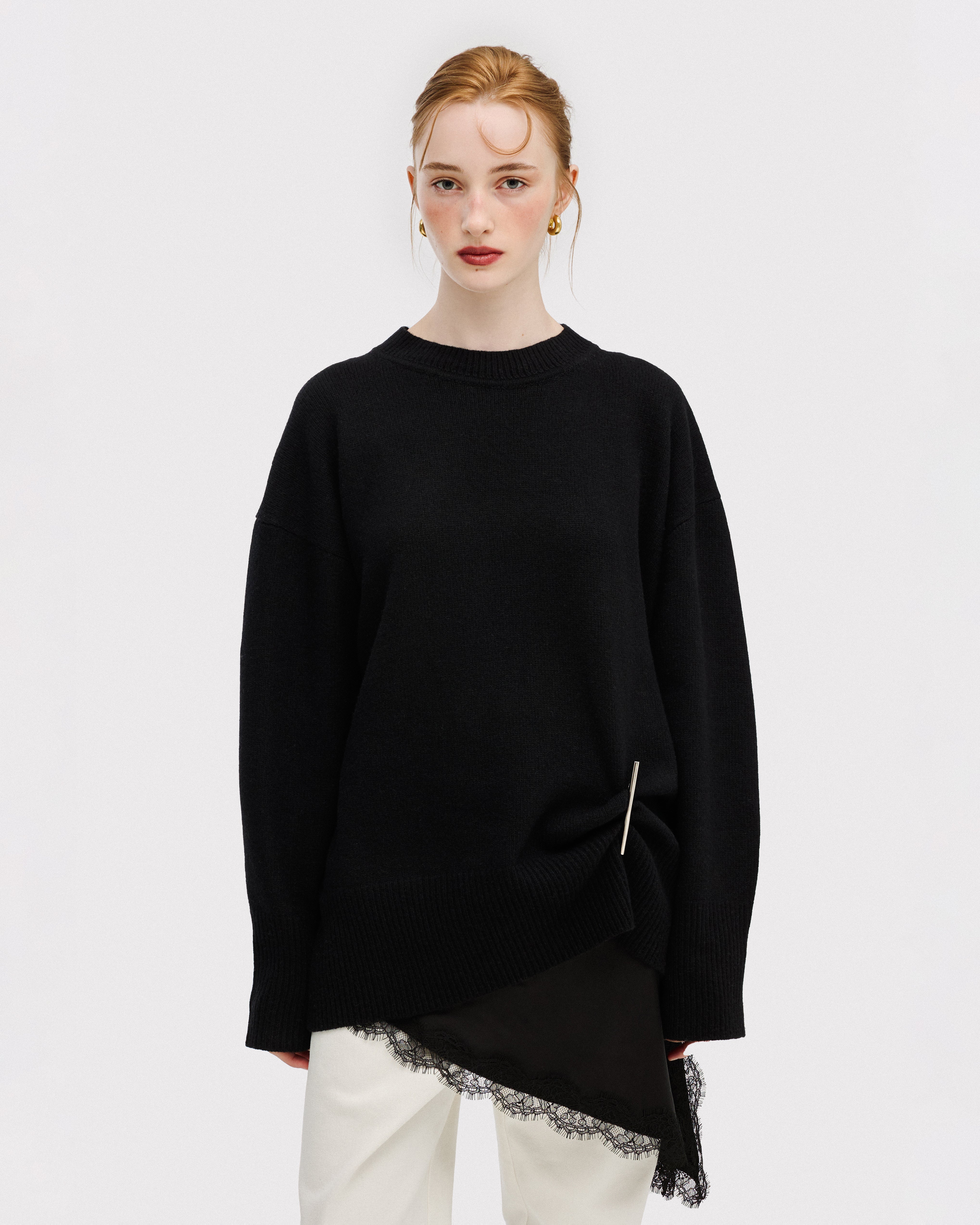 ASYMMETRIC LACE-TRIM TOP