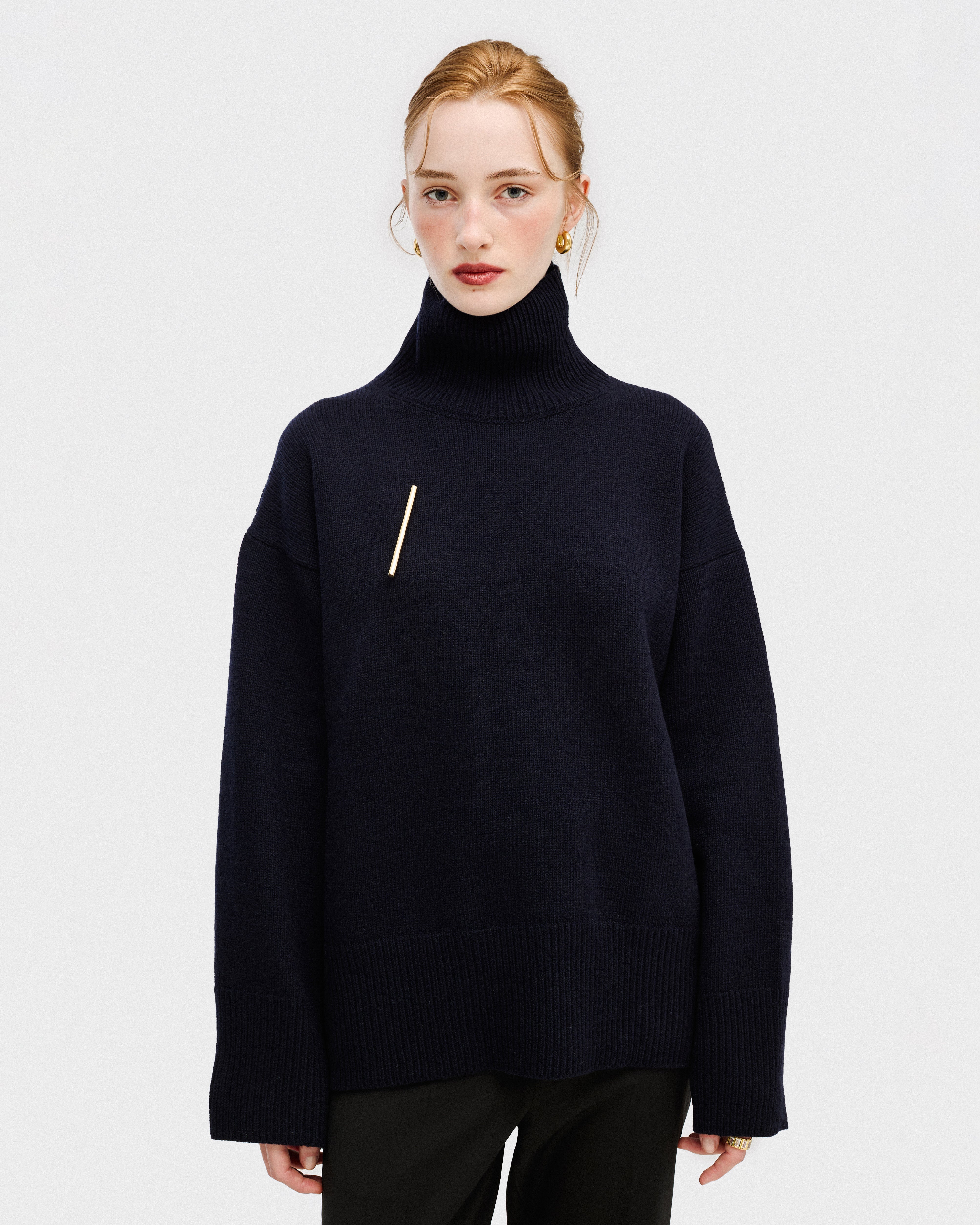 BLUE SWEATER