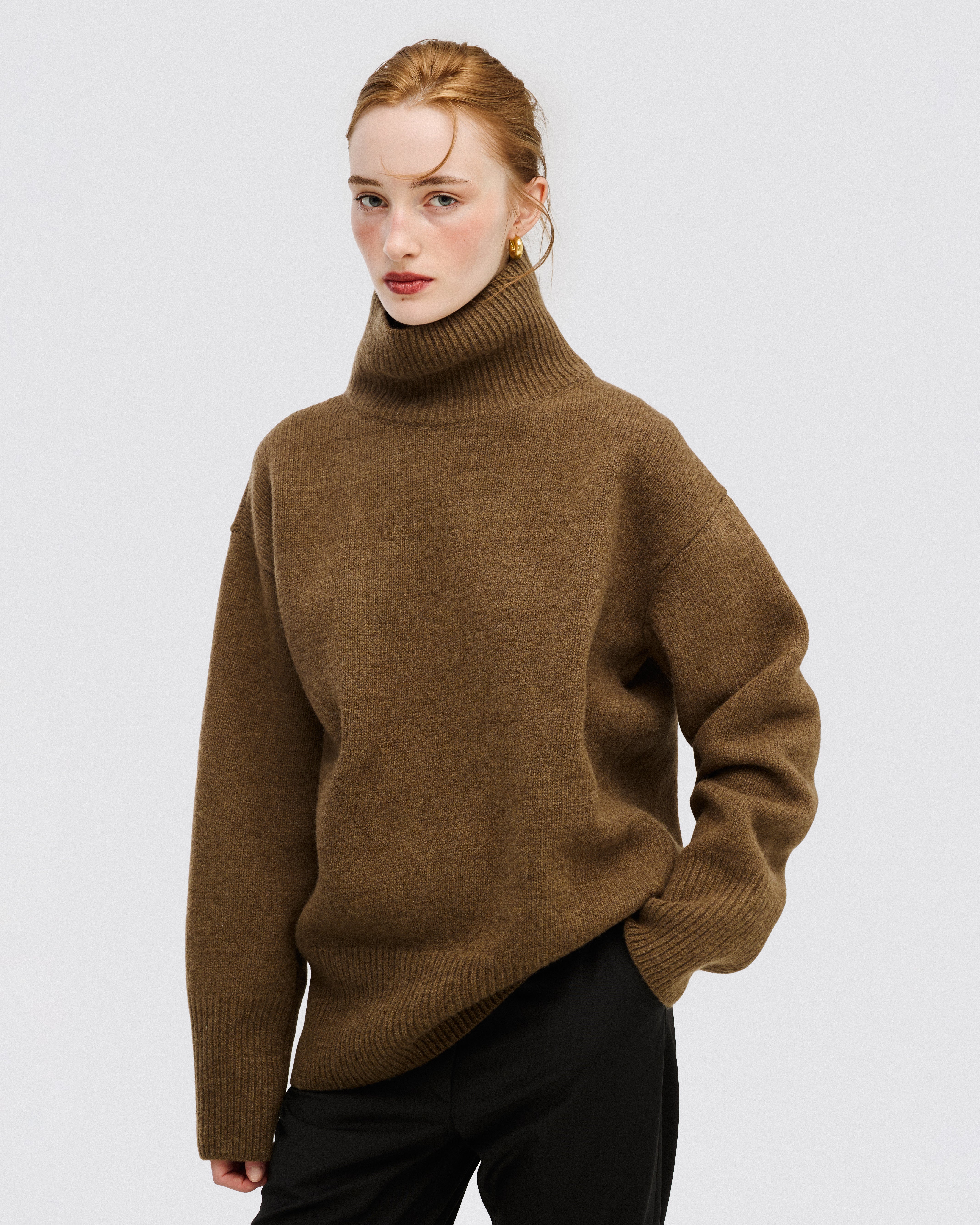BROWN SWEATER